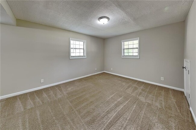 Building Photo - 1627 Eric Cir