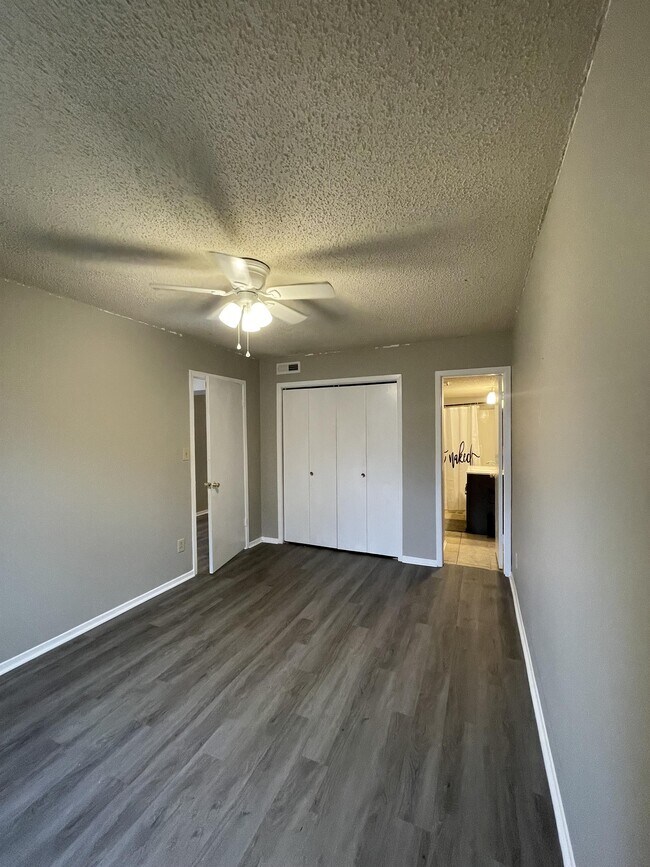 Building Photo - 6601 Willow Pointe Dr NW