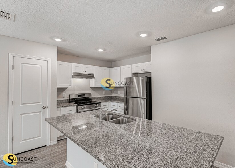 Building Photo - 9556 Hood Rd