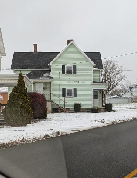 Primary Photo - 591 N Lincoln Ave