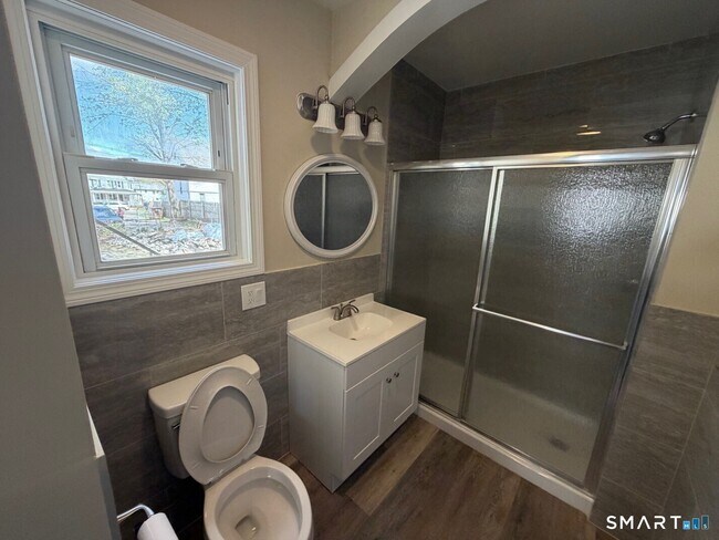 Building Photo - 35 9th Ave