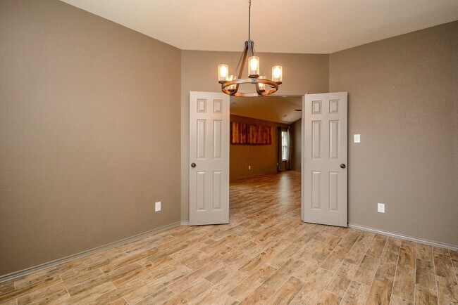 Building Photo - 28602 Lockeridge Farms Dr