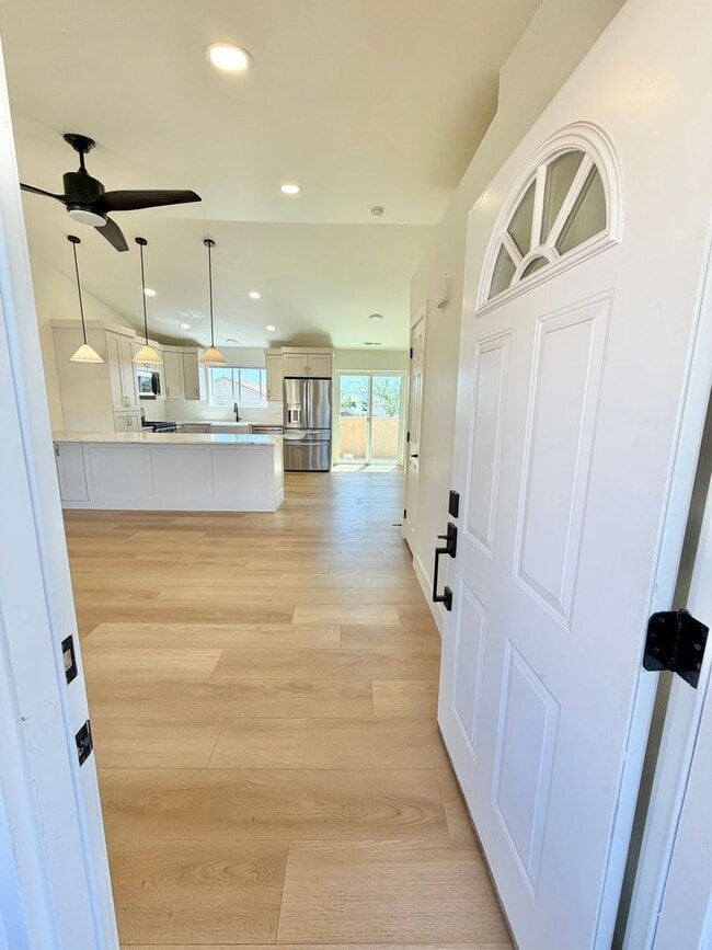 Building Photo - Wonderful Remodeled La Paloma Home!