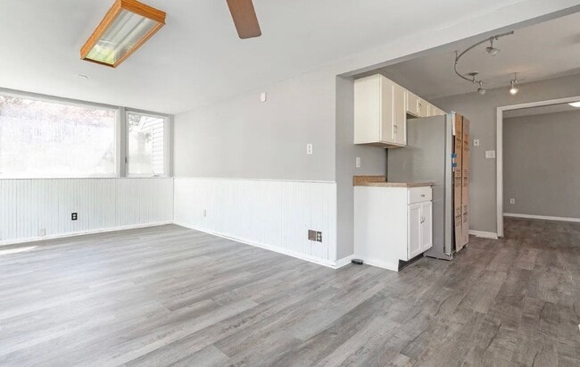 Building Photo - Charming 5 Bedroom/3 Bathroom Home with Large Finished Basement in Catonsville, MD!