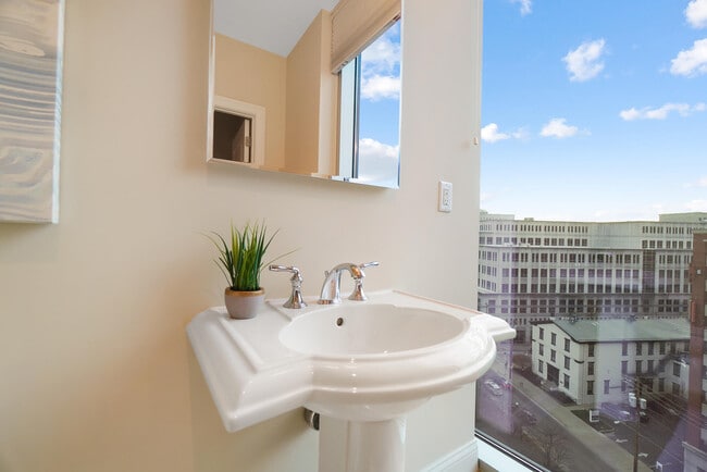 Building Photo - 1 Roebling Wy