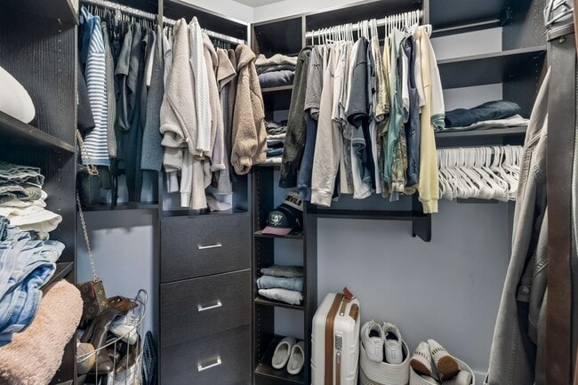 Building Photo - 1510 Demonbreun St