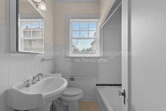 Building Photo - 436 Westmoreland St