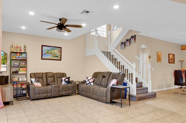 Building Photo - 9022 Dupont Pl