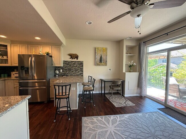 Building Photo - "Spacious 6-Bedroom Haven with 5 Full Baths in Aurora - 3,729 Sq. Ft. of Comfort & Style!"