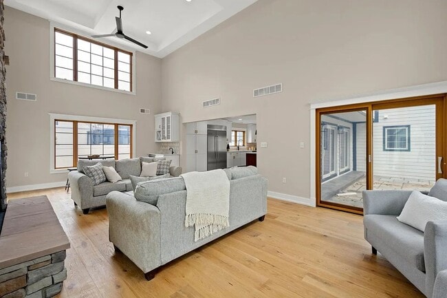 Building Photo - 5 Bed 5 Bath Single Family Home in Edgeworth