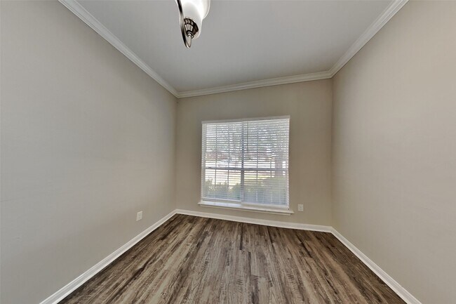 Building Photo - 13007 Bretford Ct