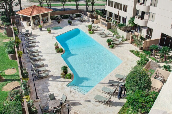BEAUTUIFUL POOL / UNIT FULLY FURNISHED - 3525 Sage Rd