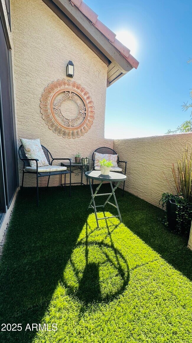 Building Photo - 10017 E Mountain View Rd