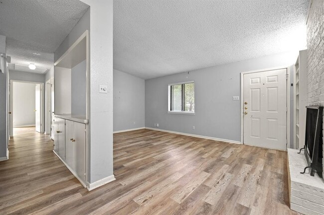 Building Photo - 8910 Little Walnut Pkwy