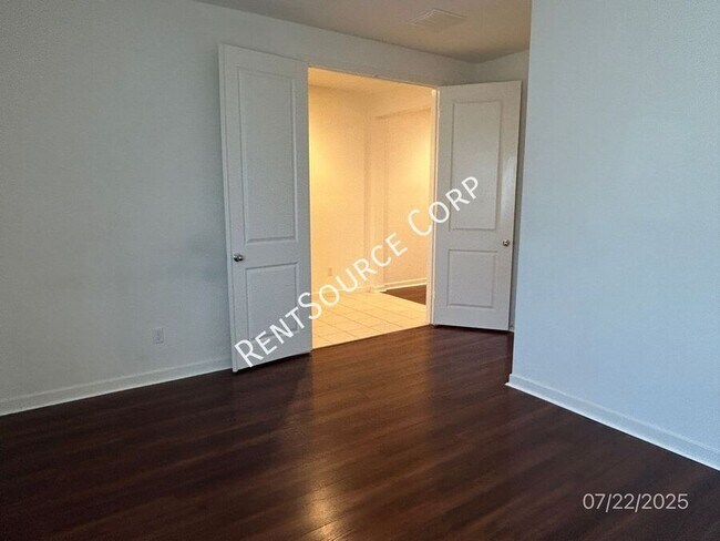 Building Photo - 45051 Marbella St