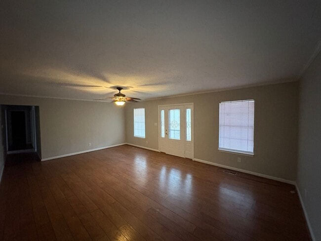 Building Photo - For Rent