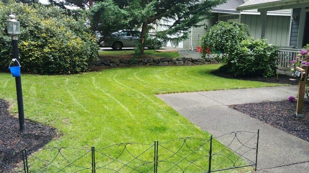 Front Yard - 4811 Rural Rd SW