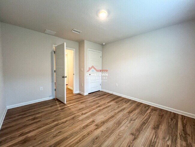 Building Photo - 6351 Burrow Ln