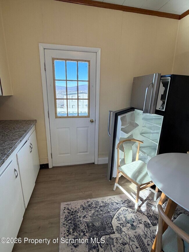 Building Photo - 701 Main St