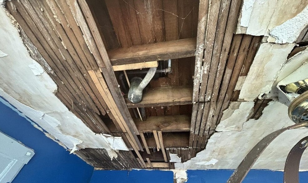 Building Photo - 517 Vine St