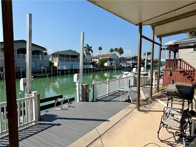 Building Photo - 8 E Clam Cir