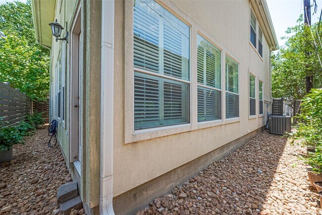 Building Photo - 1413 Whispering Pines Dr