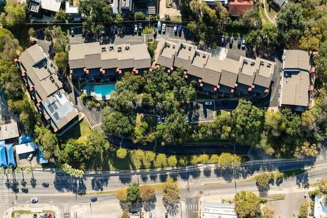 Building Photo - 1501 Barton Springs Rd