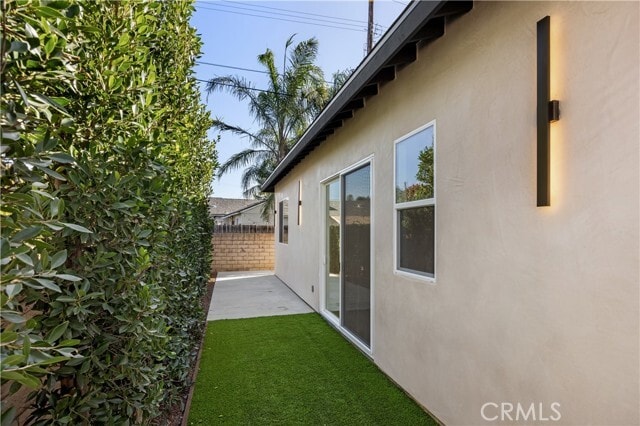 Building Photo - 6950 Amestoy Ave