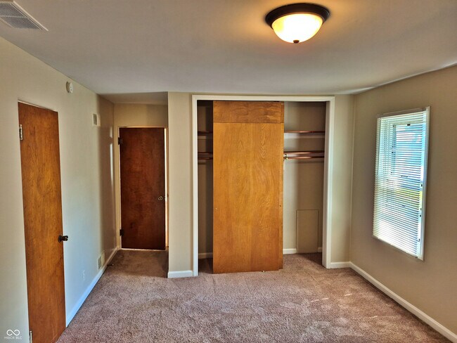 Building Photo - 1126 Allison Ave