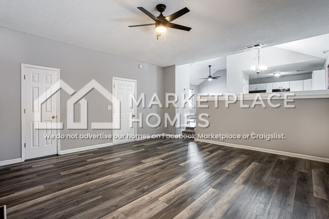 Building Photo - 832 Asbury Way