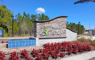 Building Photo - 5110 Magnolia Palm Dr