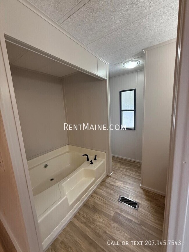 Building Photo - 81 Sweet Fern Dr