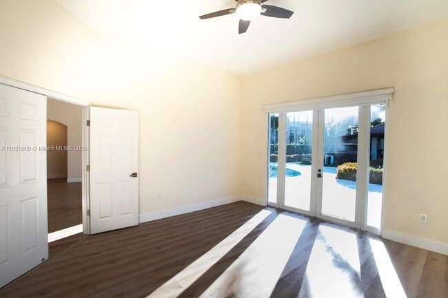 Building Photo - 6598 NW 113th Pl