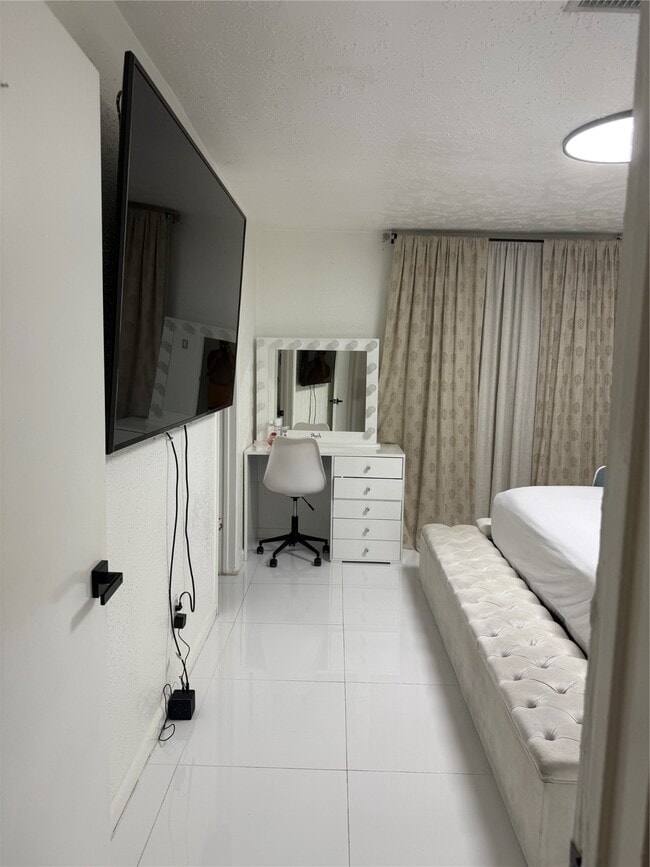 Building Photo - 4622 Fitzwater Dr