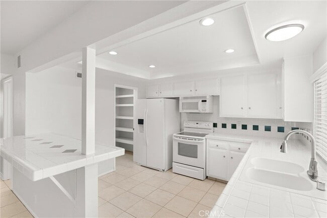 Building Photo - 4128 Orange Ave
