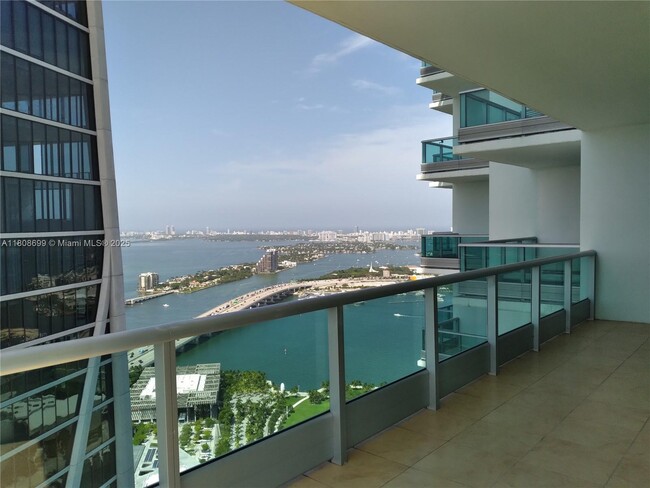 Building Photo - 900 Biscayne Blvd
