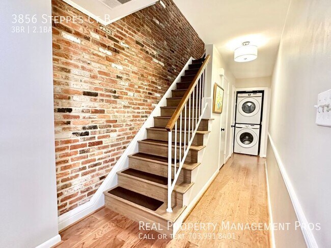 Building Photo - 3856 Steppes Ct