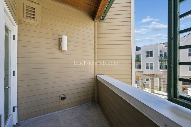 Building Photo - 1630 S Harbor Way