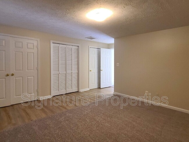 Building Photo - 106 Regina Ln