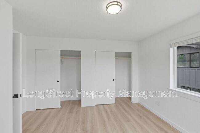 Building Photo - 818 S 19th St