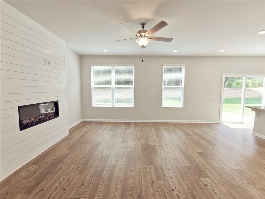 Building Photo - 154 Green Love Ln
