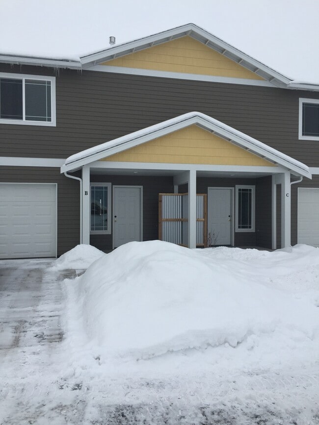 Building Photo - 3 Bedroom 2 Bathroom 4-Plex