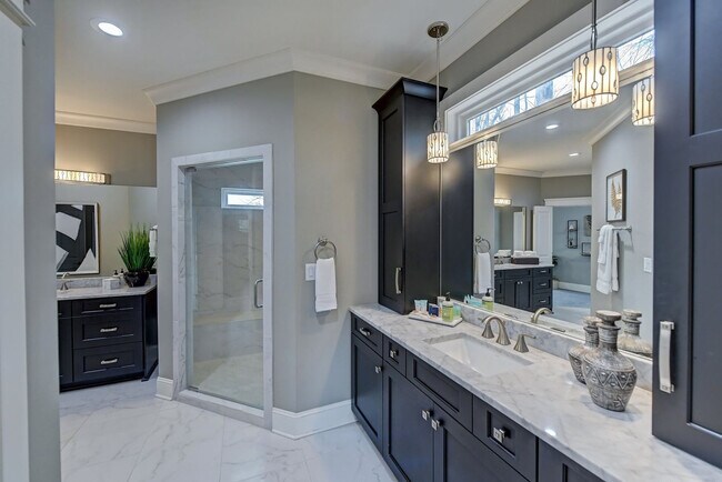 Building Photo - 136 Bridlewood Dr