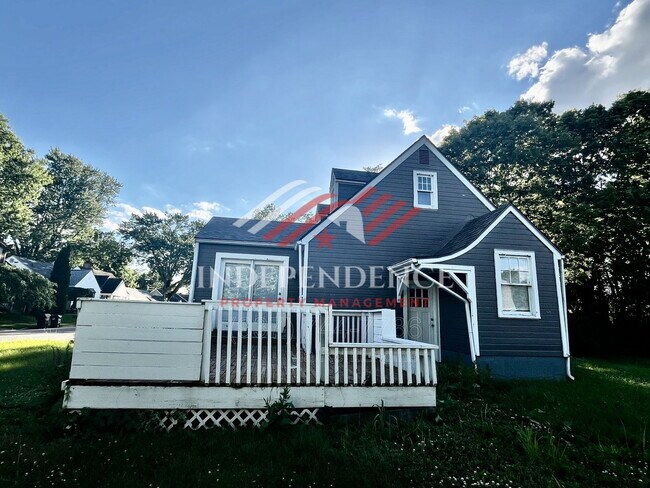 Building Photo - 25 Orchard Ave
