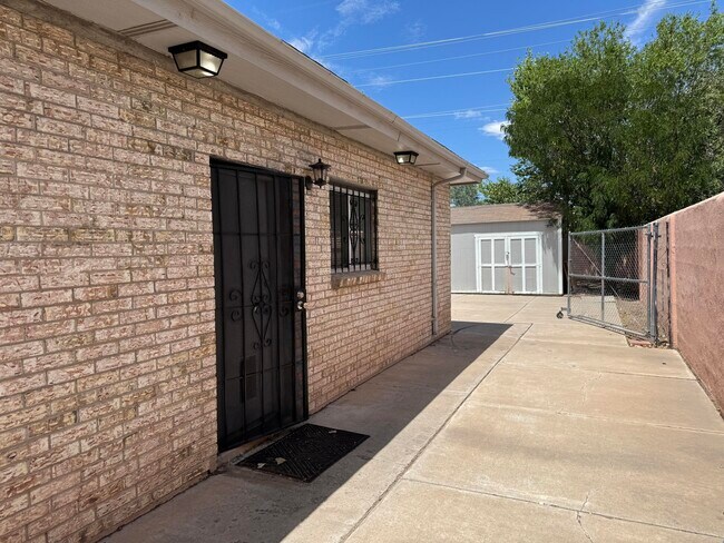 Building Photo - 2551 Aspen Ave NW