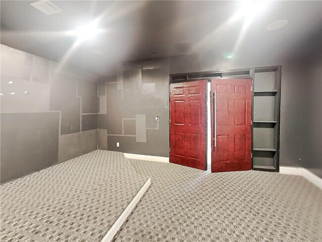Building Photo - 85 Lotus Ln