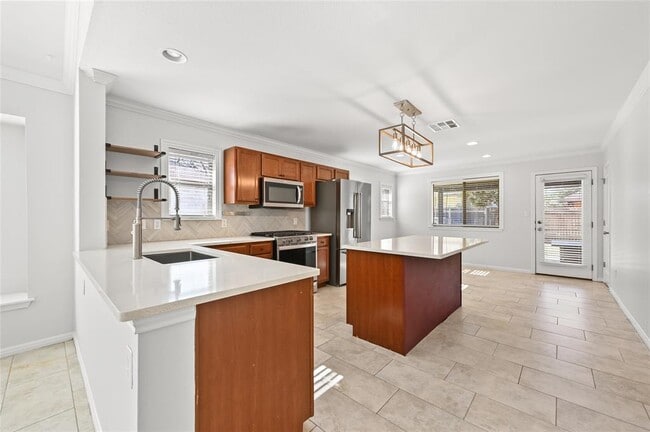 Building Photo - 6909 Bay City Bend