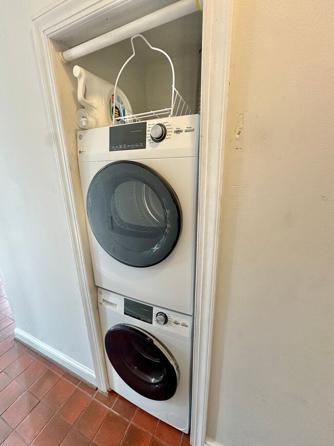 Building Photo - Beautiful Balfour Historic 1 Bedroom Condo 16th & U Street