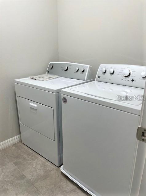 Building Photo - 10643 Lake Montauk Dr