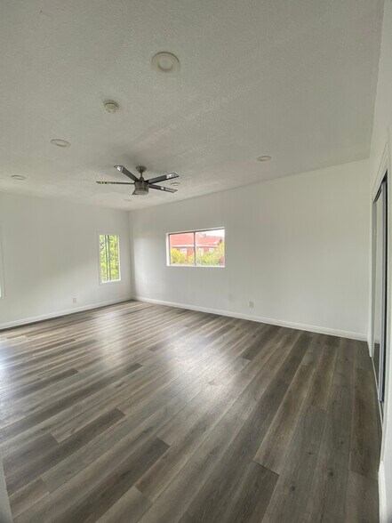 Building Photo - 1586 W 29th St